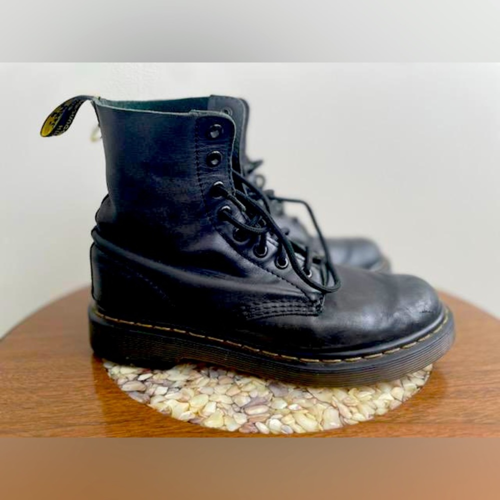 Vintage 90s Doc Marten, soft leather 1460 ankle boot